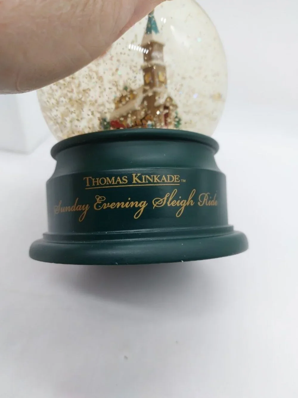 Hallmark Sunday Evening Sleigh Ride Snow Globe Snowglobe Water Thomas Kinkade